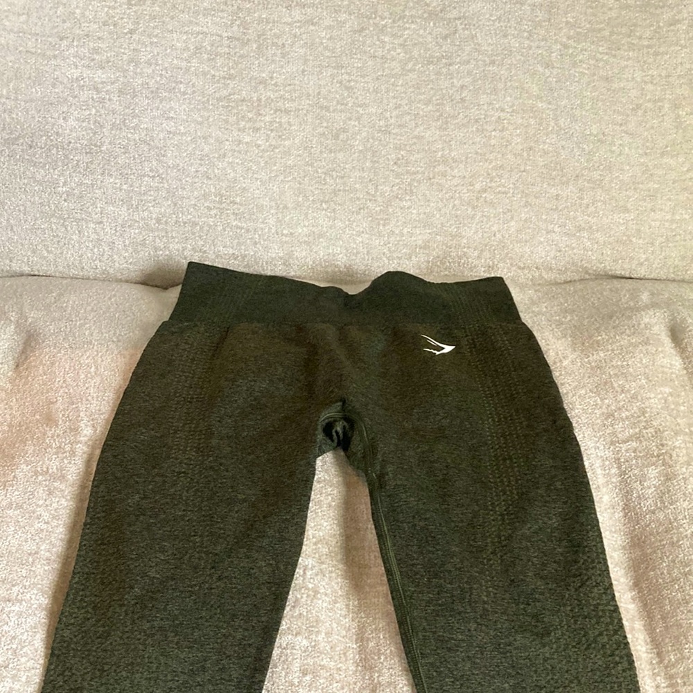 Gymshark Leggings stretchy and comfortable!! Never worn.